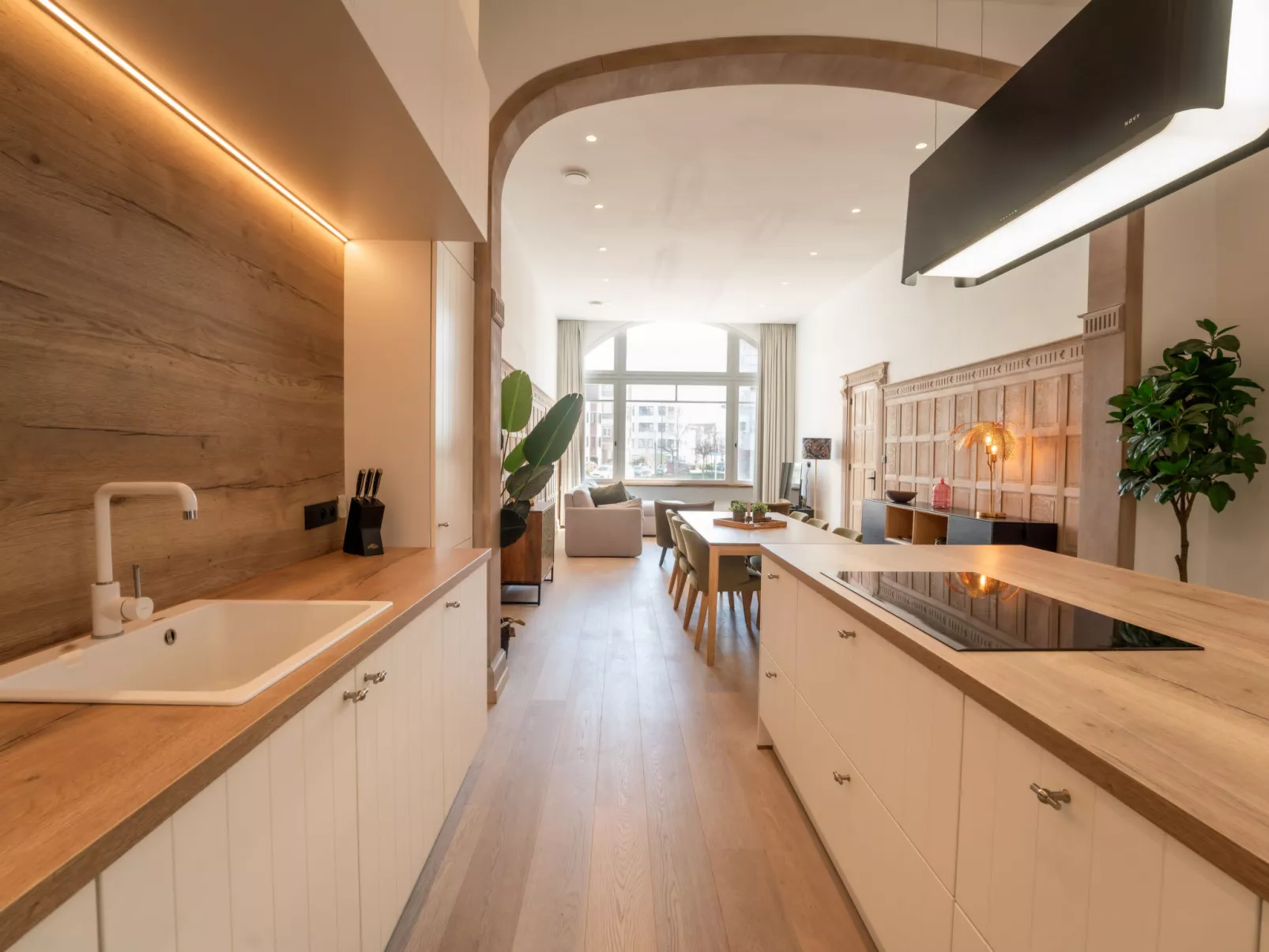 Historical and spacious "La Tourelle I"-Dedans
