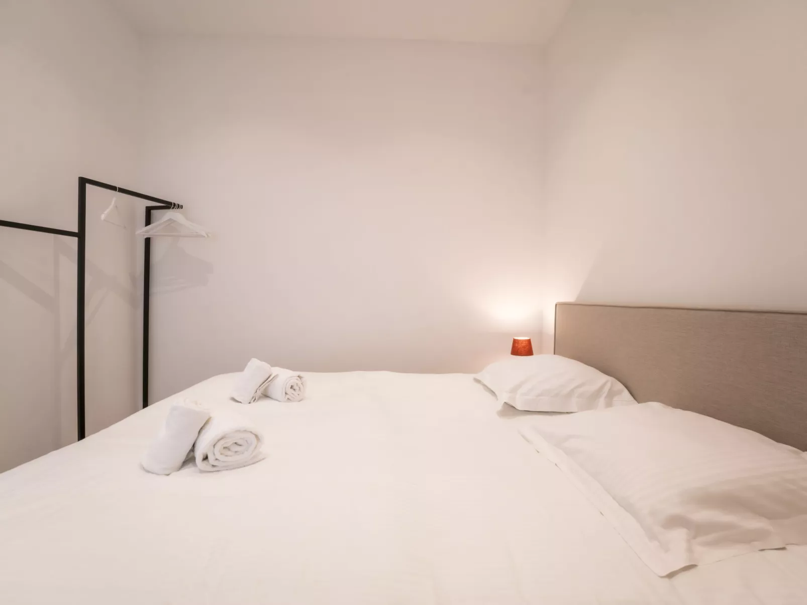 Historical and spacious "La Tourelle I"-Dedans