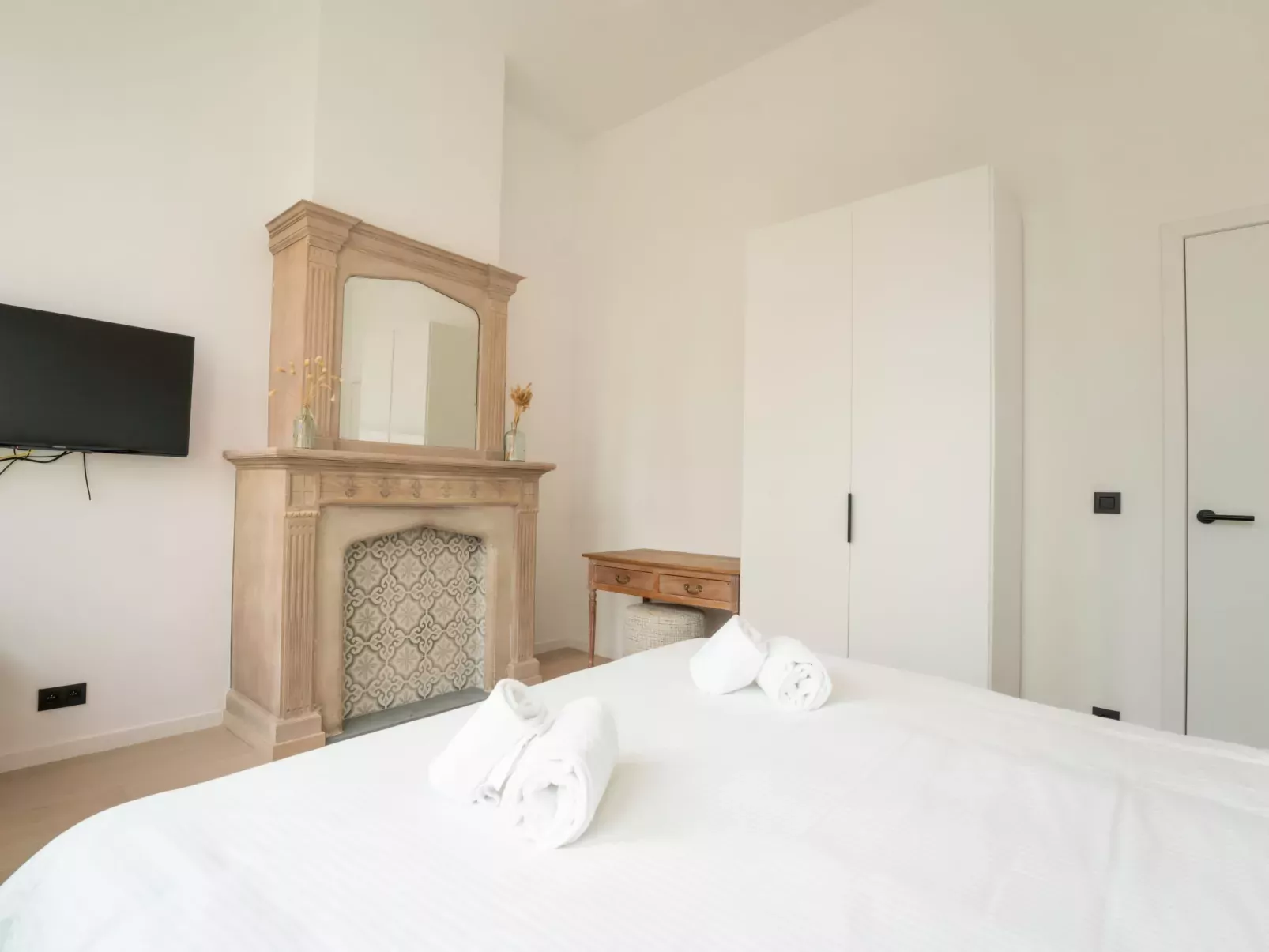 Historical and spacious "La Tourelle I"-Dedans
