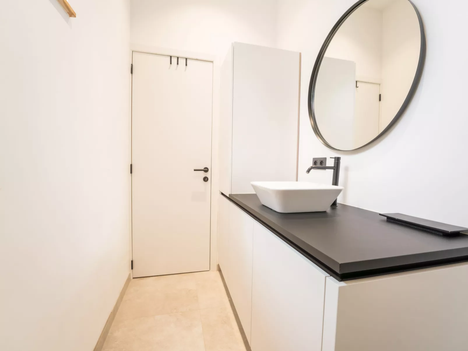 Historical and spacious "La Tourelle I"-Dedans