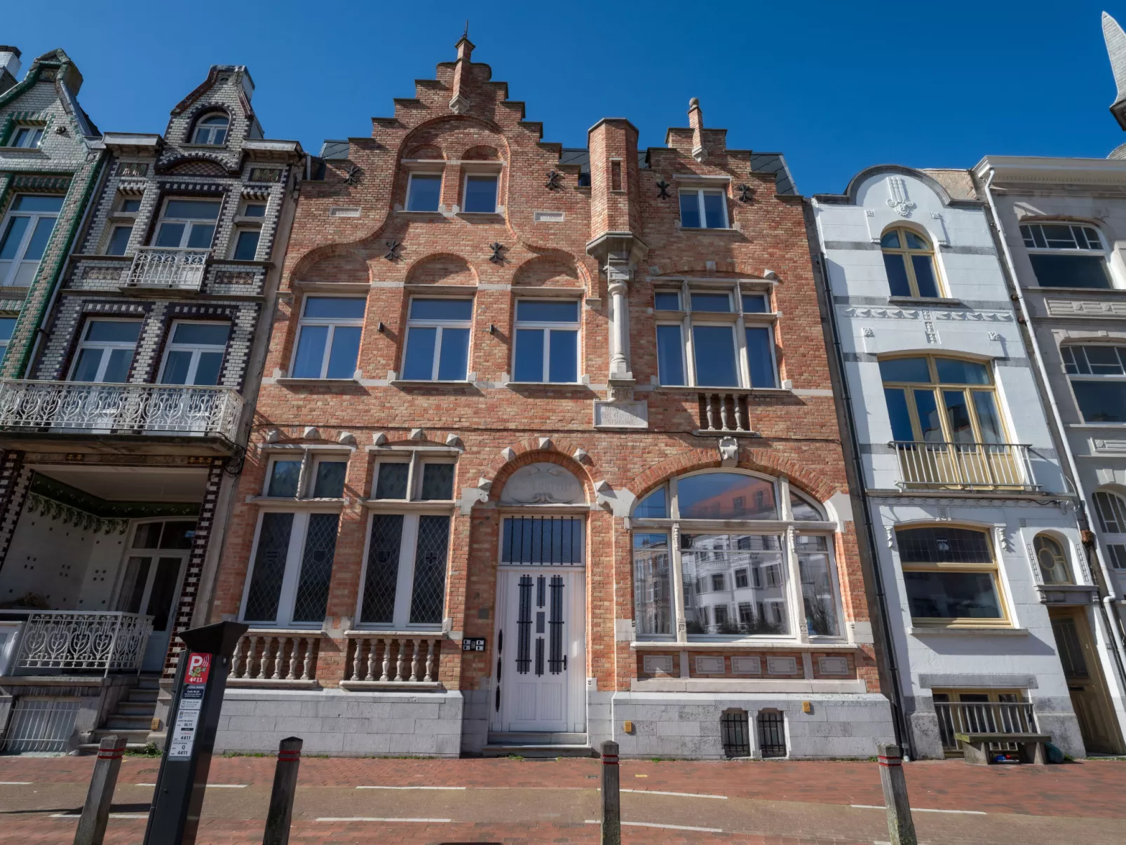 Historical and spacious "La Tourelle I"-Dehors