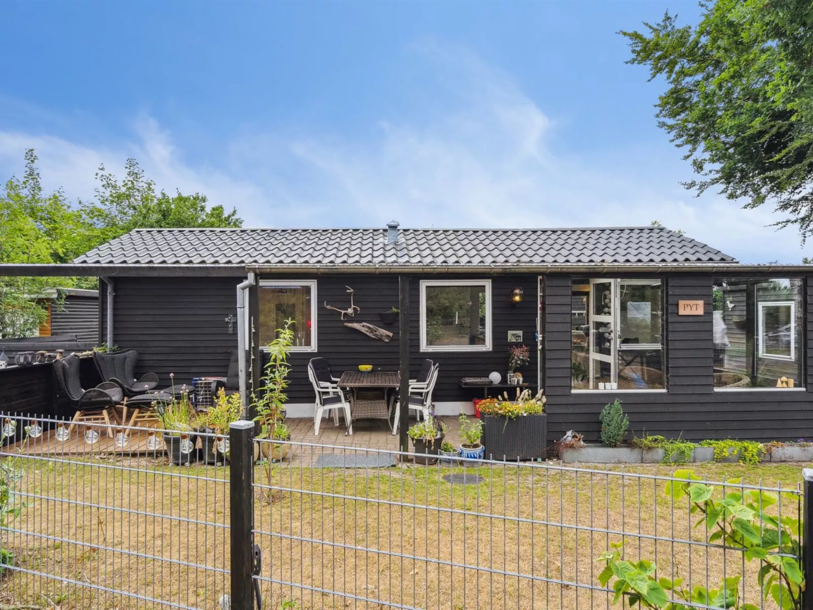 "Tjarven" - 300m from the sea-Outside