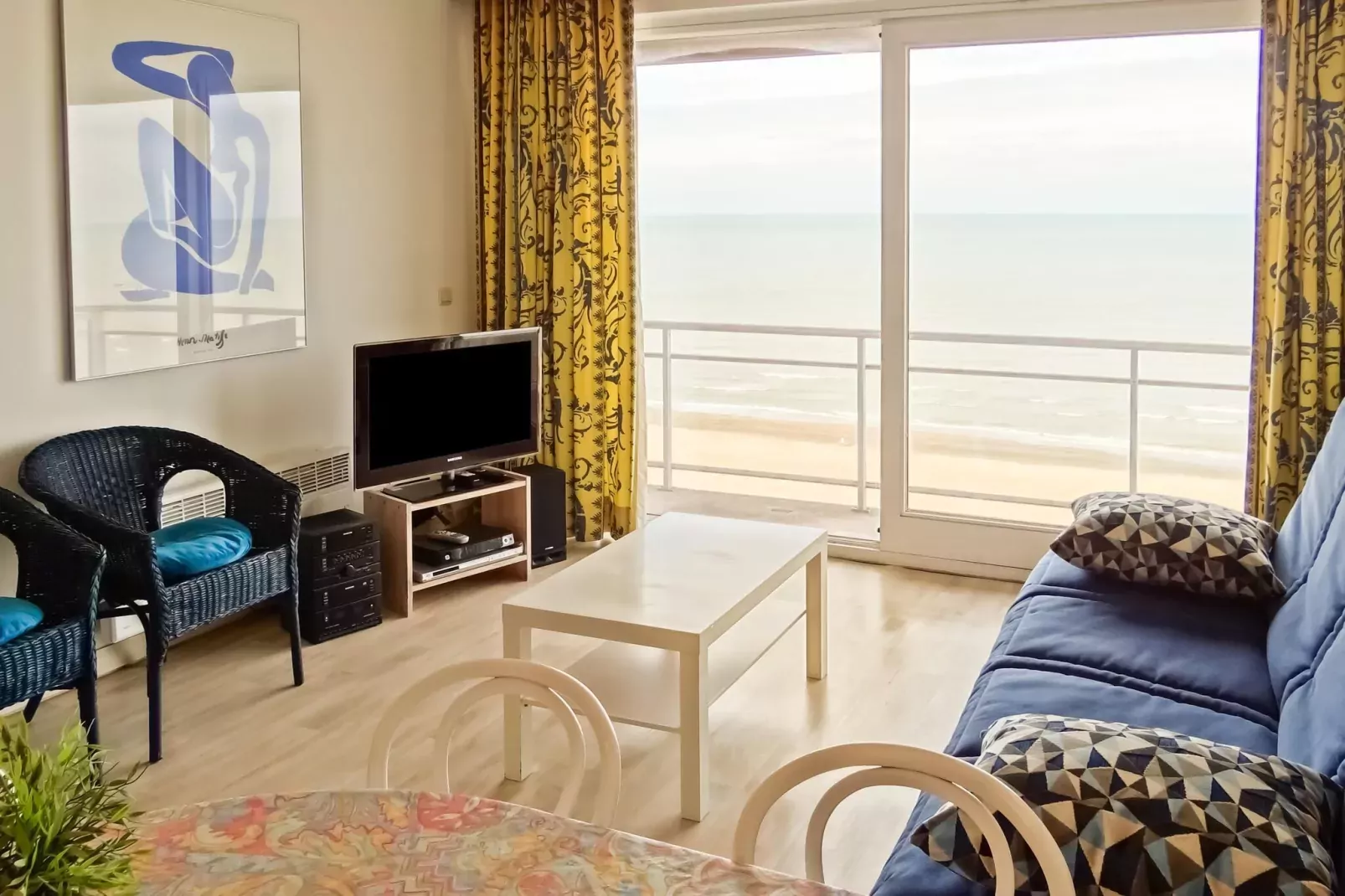 SCORPIO B 1004-Living room