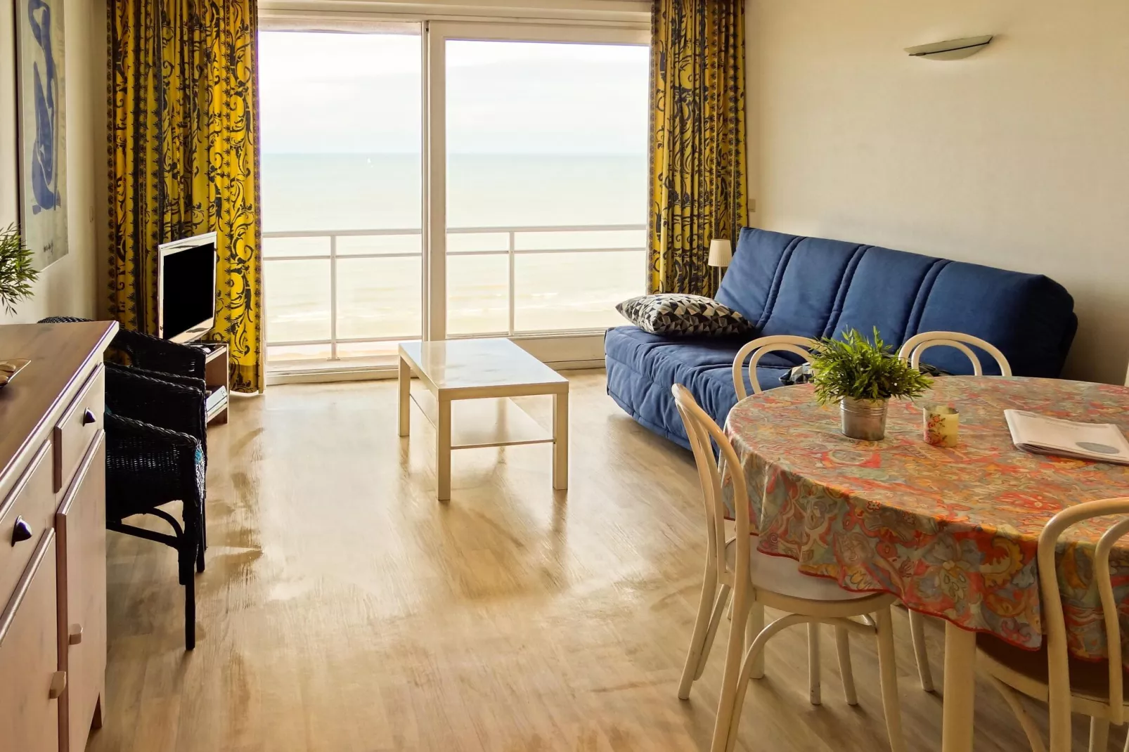 SCORPIO B 1004-Living room