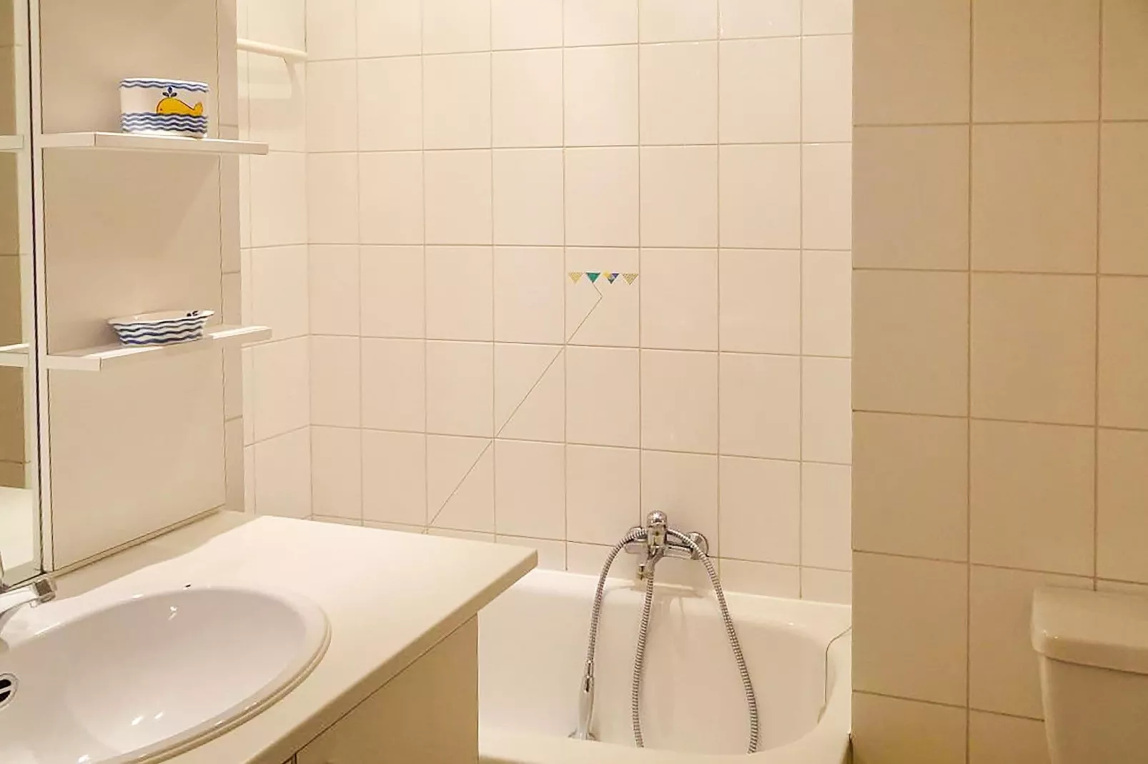 SCORPIO B 1004-Bathroom
