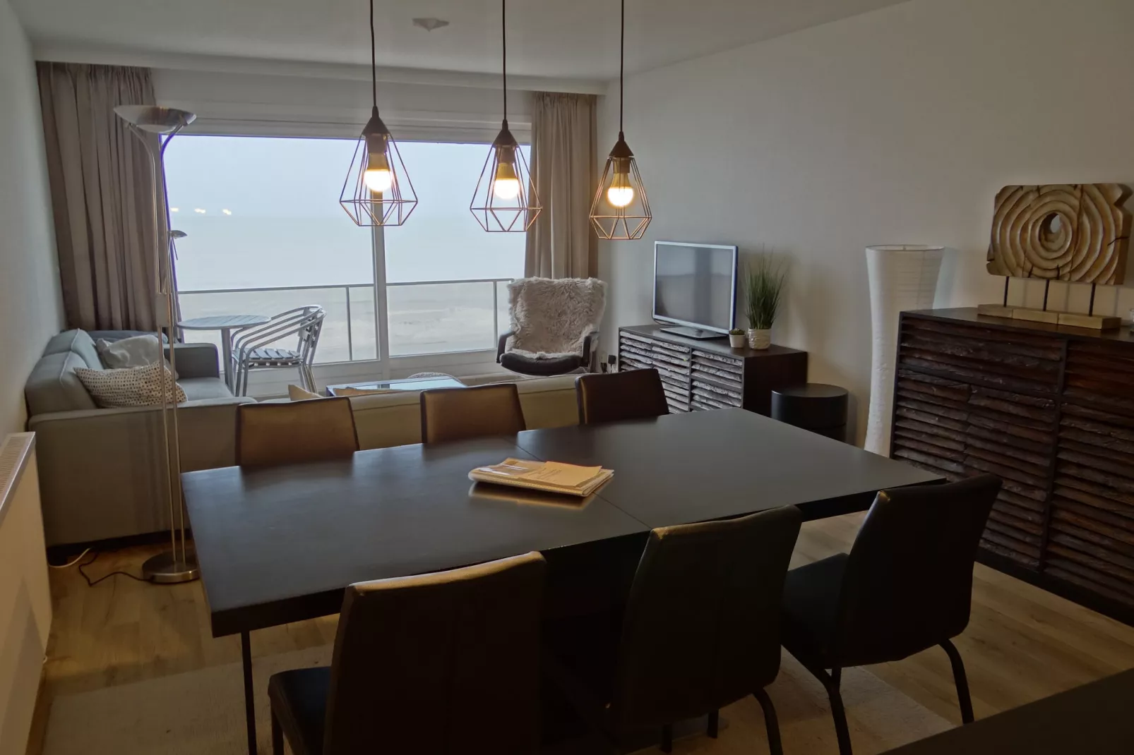 MAYA 801-Dining room