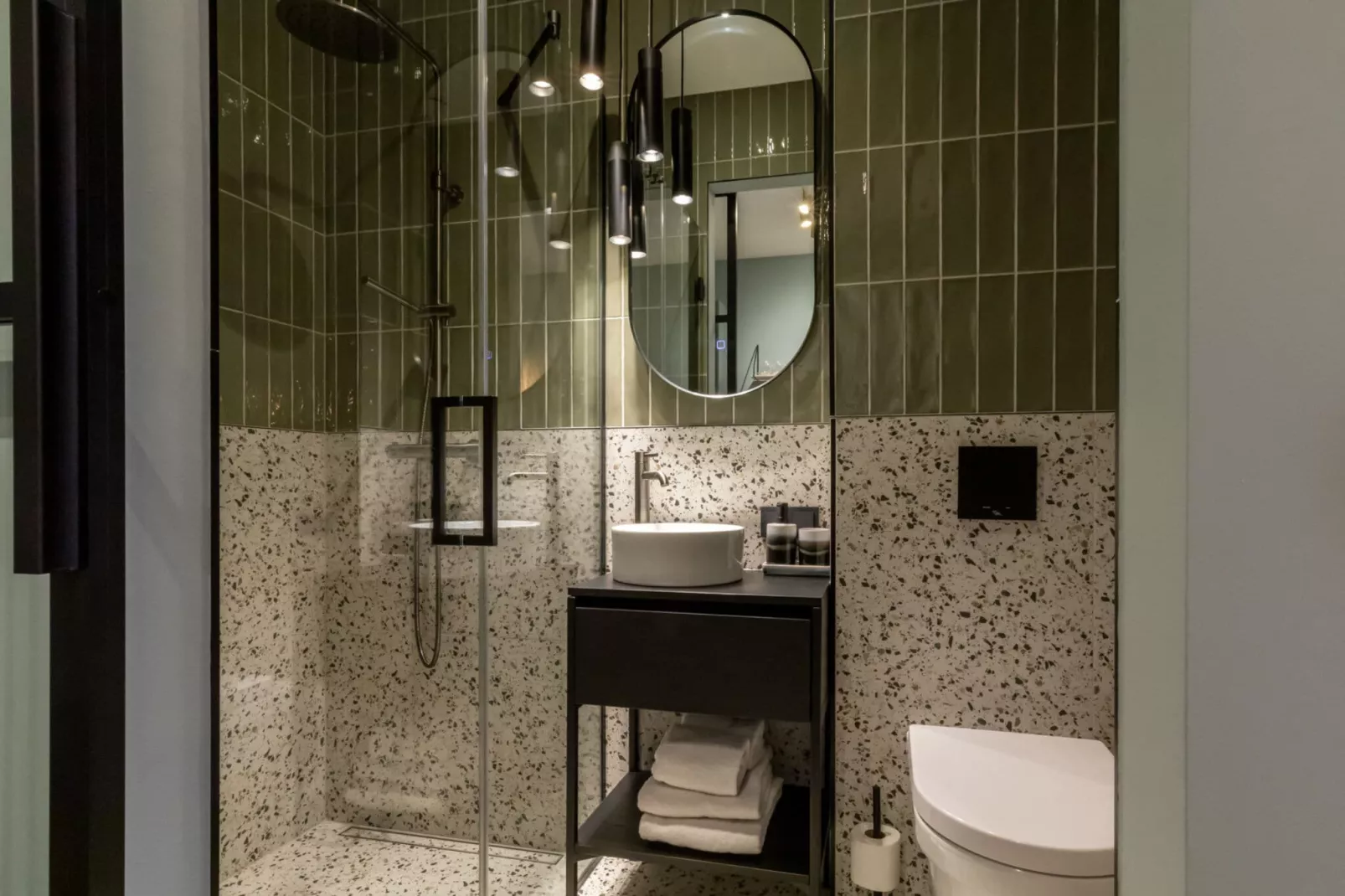 Studio ZEE-Bathroom