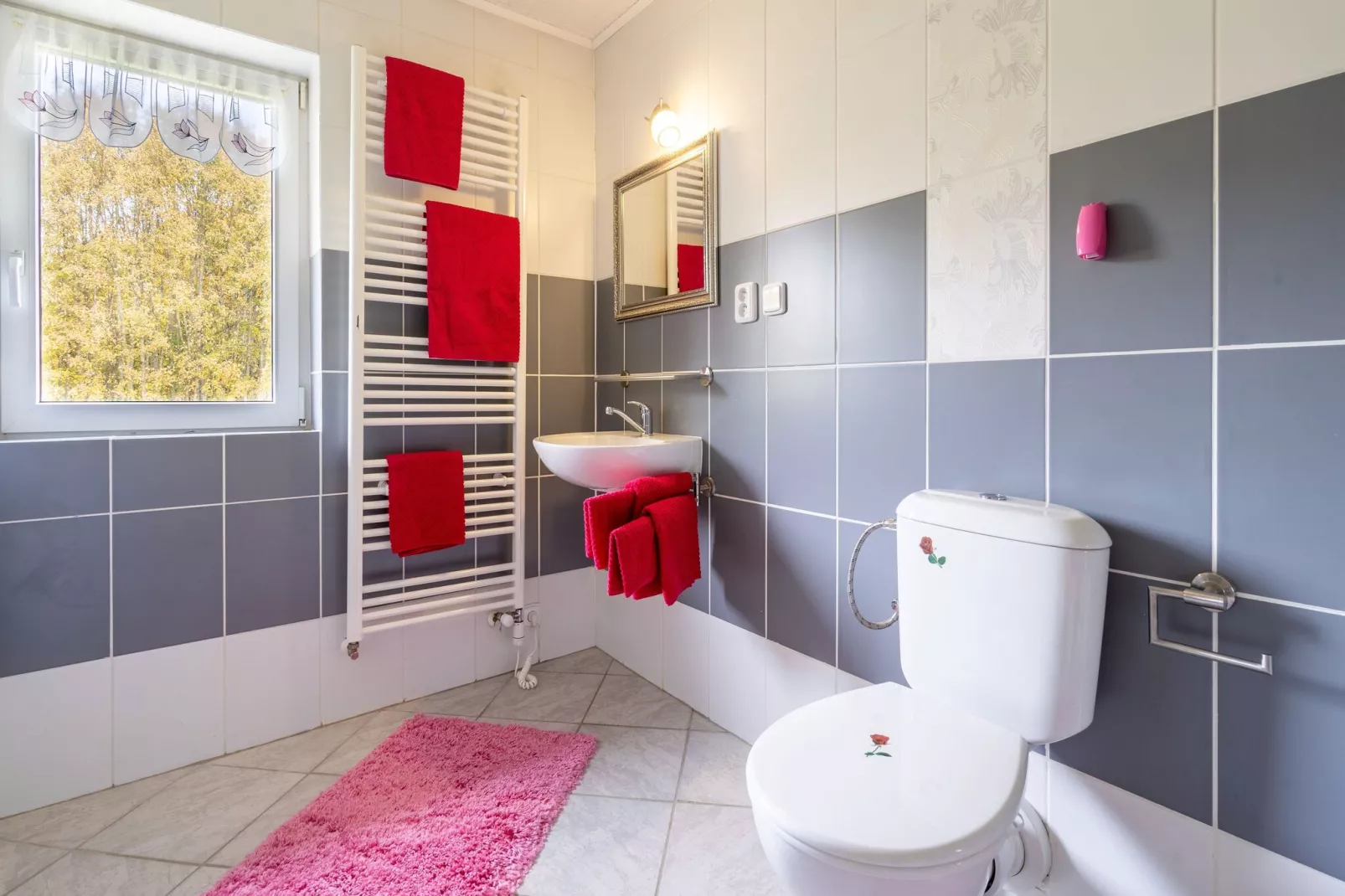 Jagdschloß Klingenthal / Graslitz-Bathroom