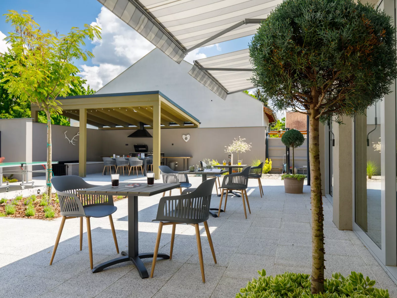 Park Residence 12-Outside