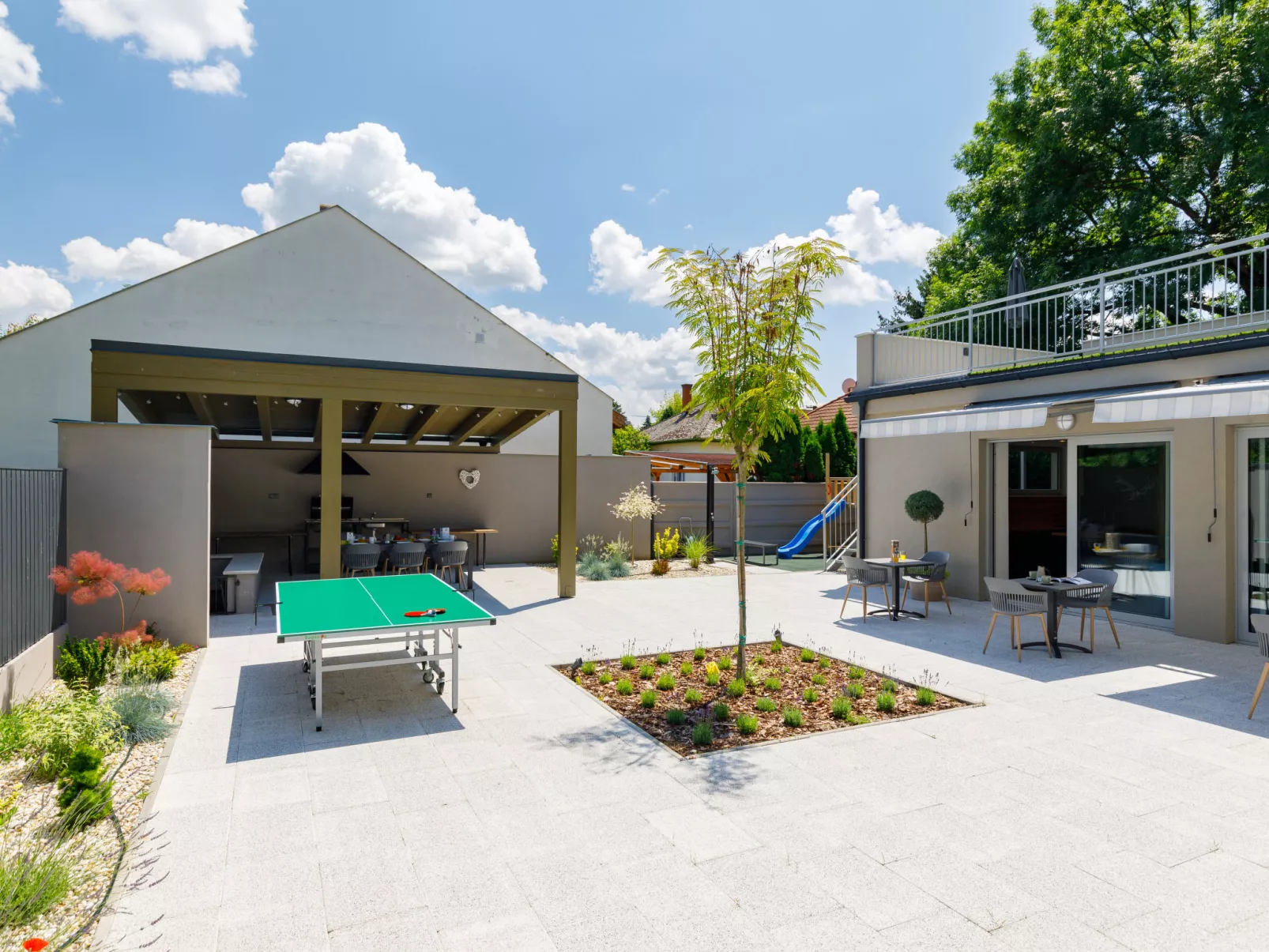 Park Residence 12-Outside