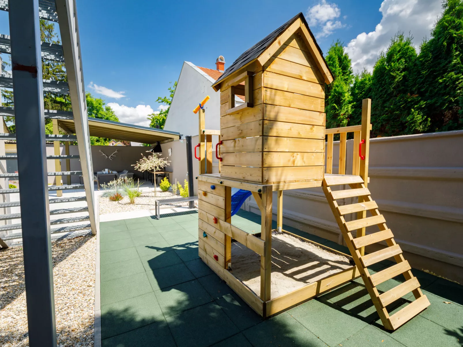 Park Residence 12-Outside
