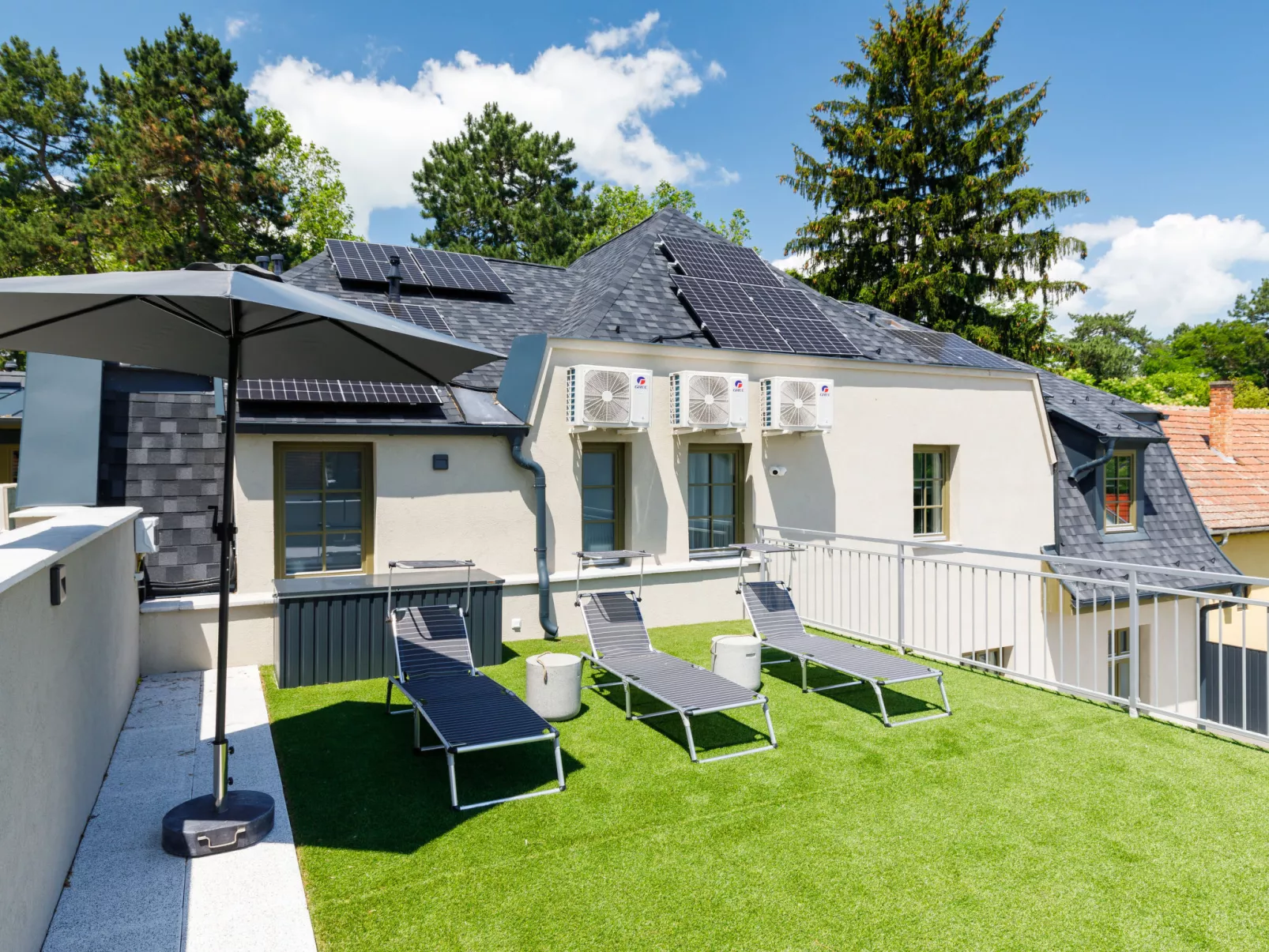 Park Residence 12-Outside