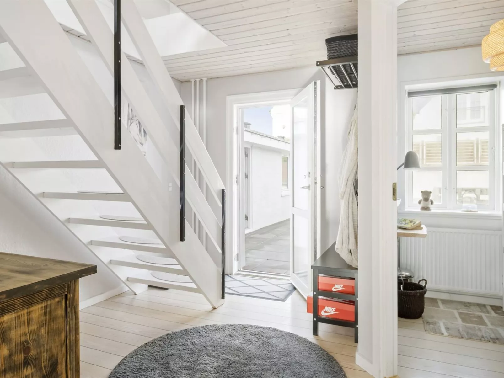 "Edin" - 100m from the sea-Inside