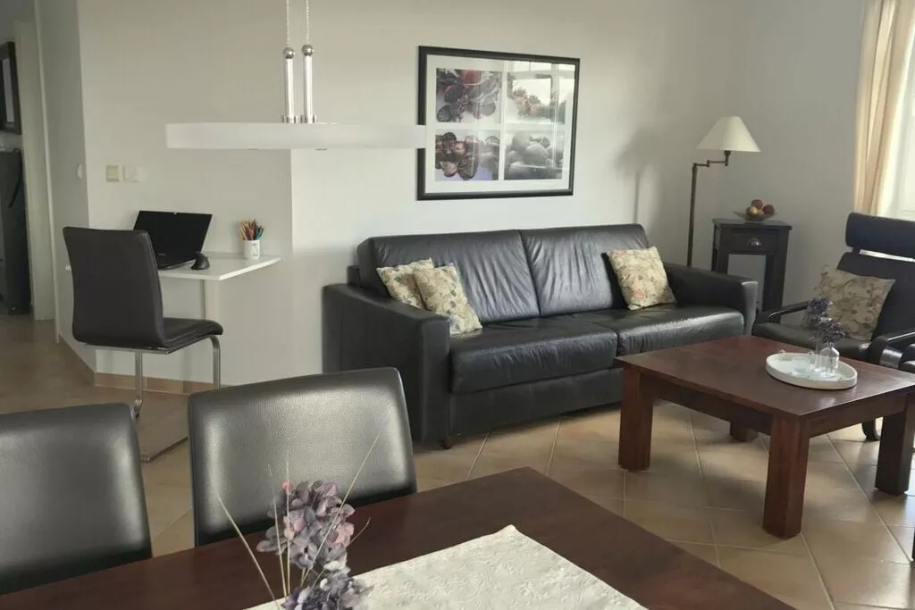 137768-Living room