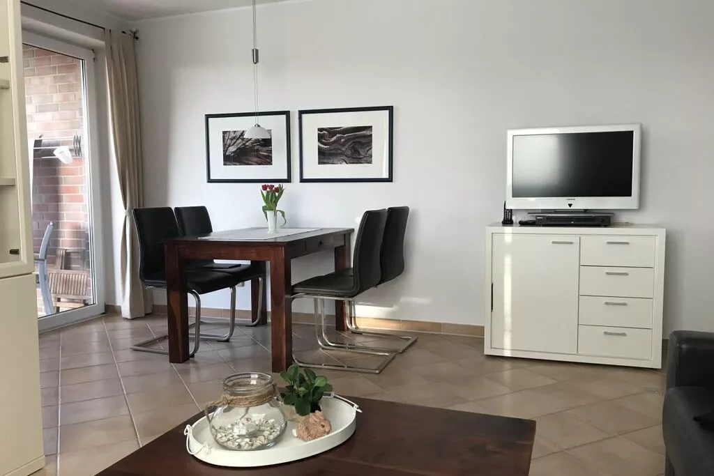 137768-Dining room