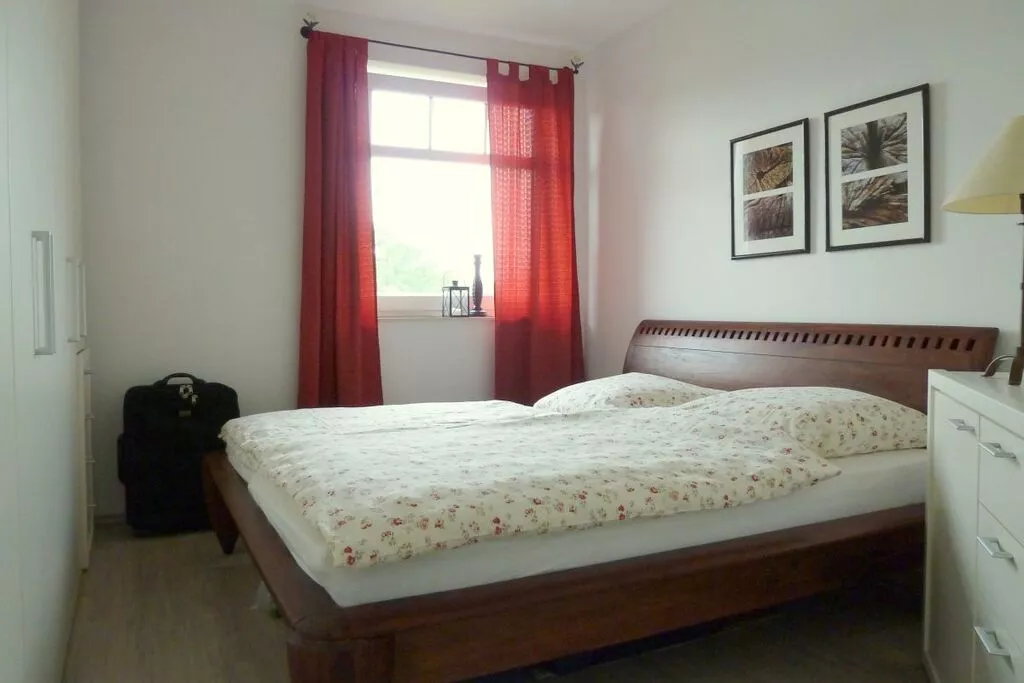 137768-Bedroom