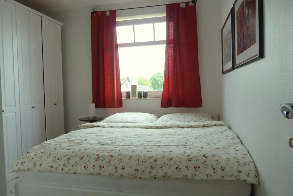 137768-Bedroom