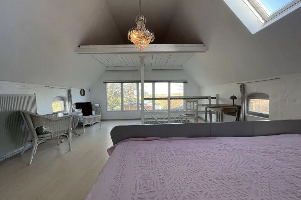 11227-Bedroom