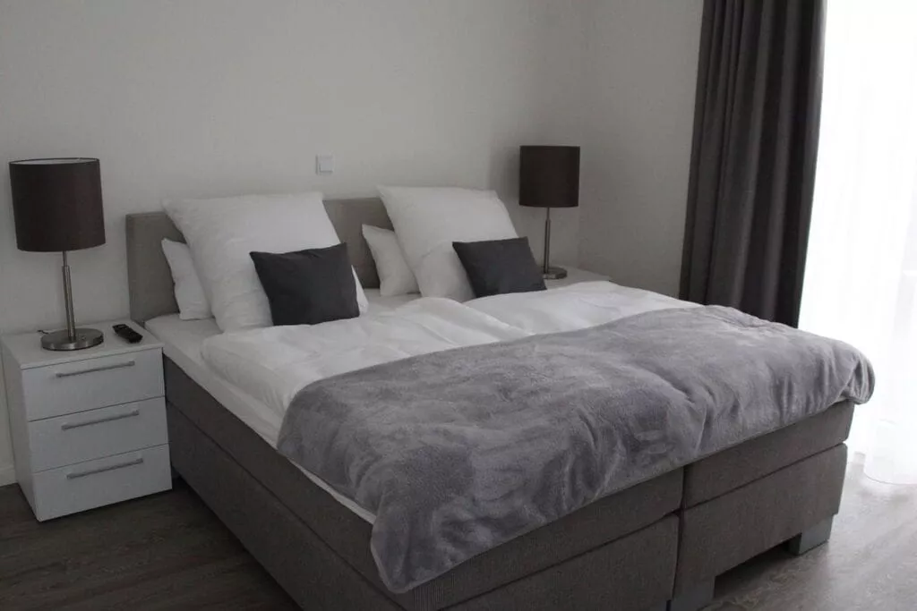 148409-Bedroom