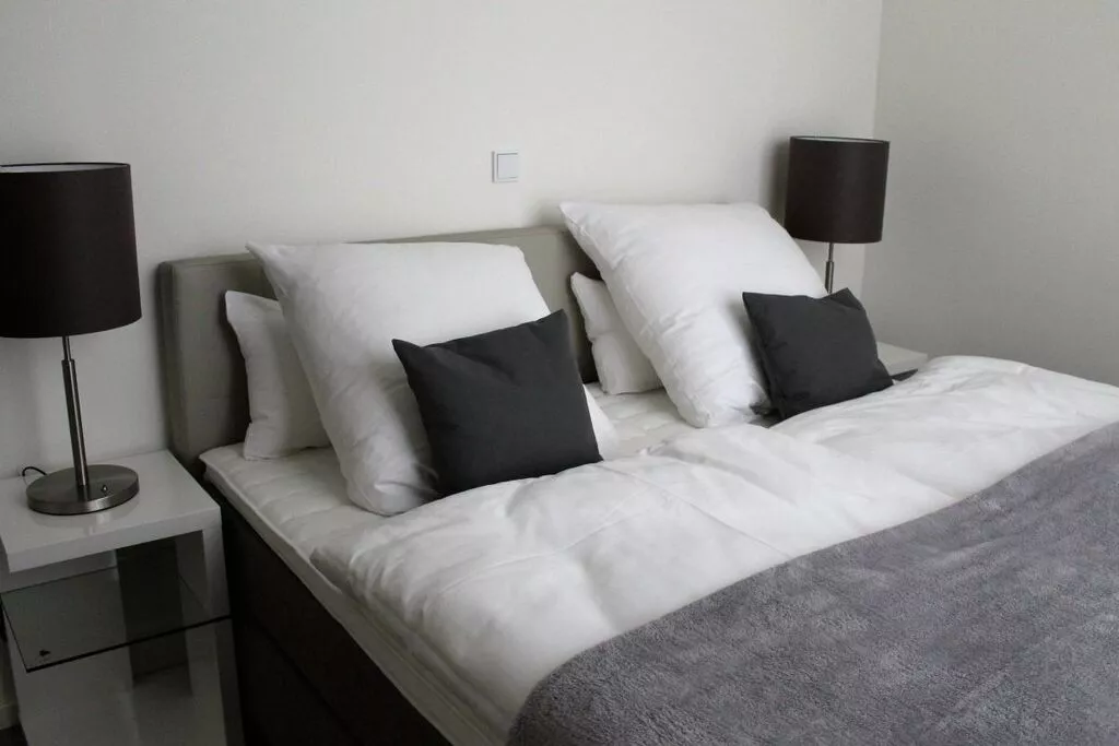 148409-Bedroom