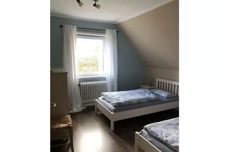 289807-Bedroom