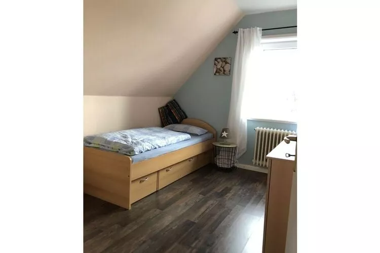 289807-Bedroom