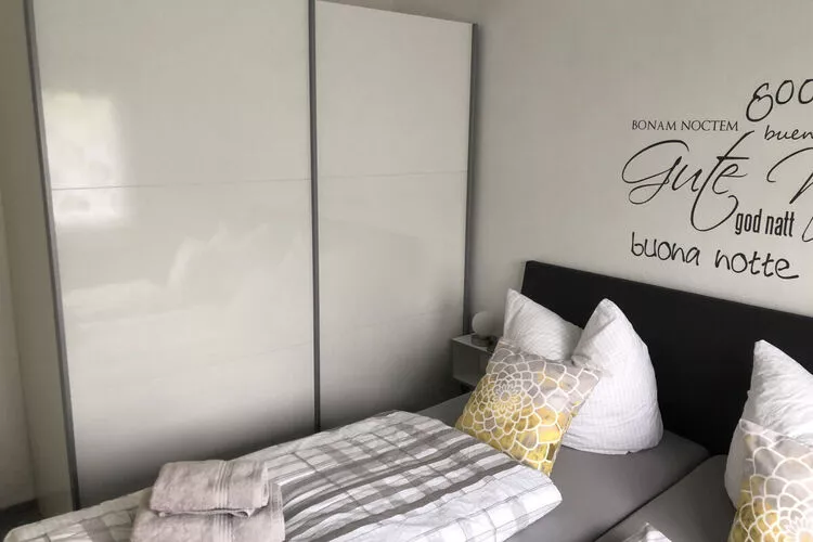 275990-Schlafzimmer