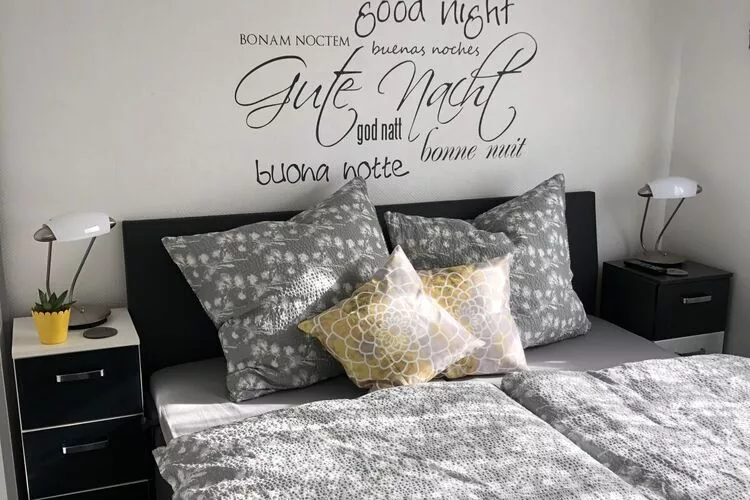 275990-Schlafzimmer
