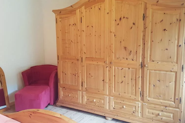 298102-Bedroom