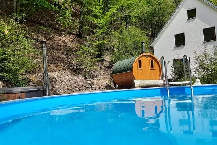 298102-Pool