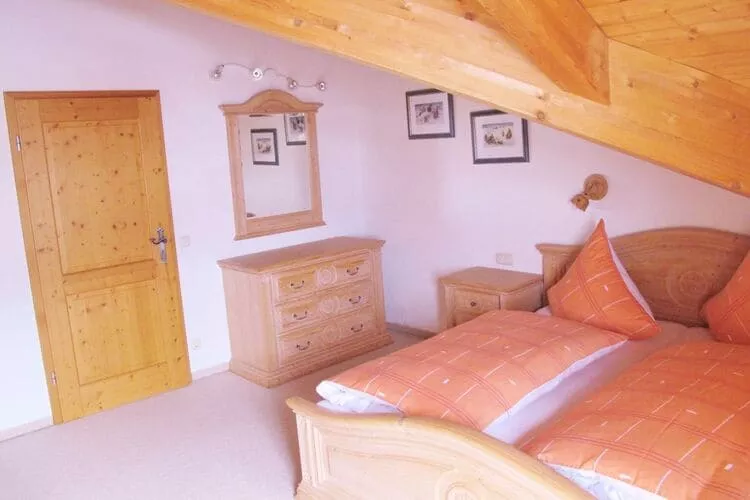 257876-Bedroom