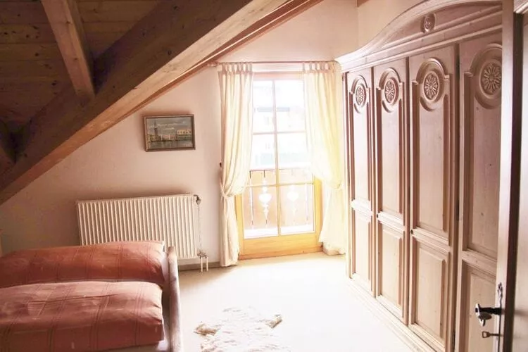 257876-Bedroom