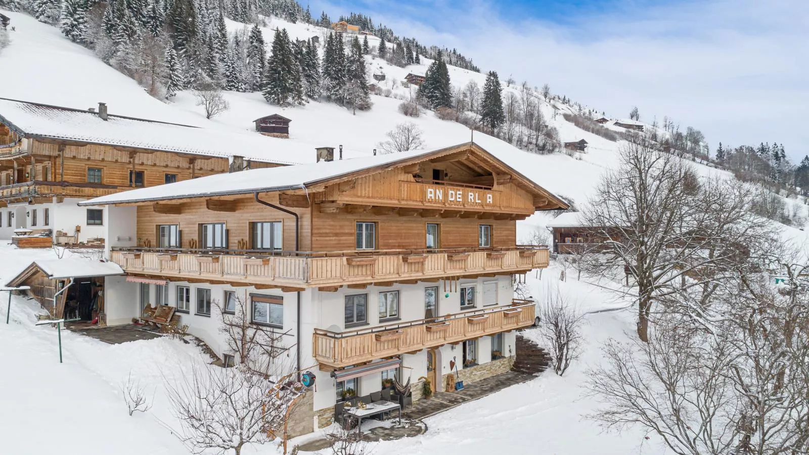 Anderla 2-Exterior winter