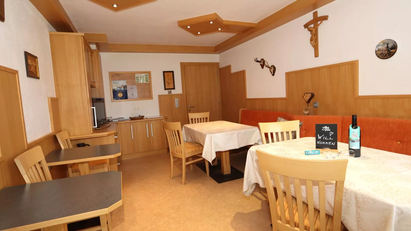 Anderla 2-Dining room
