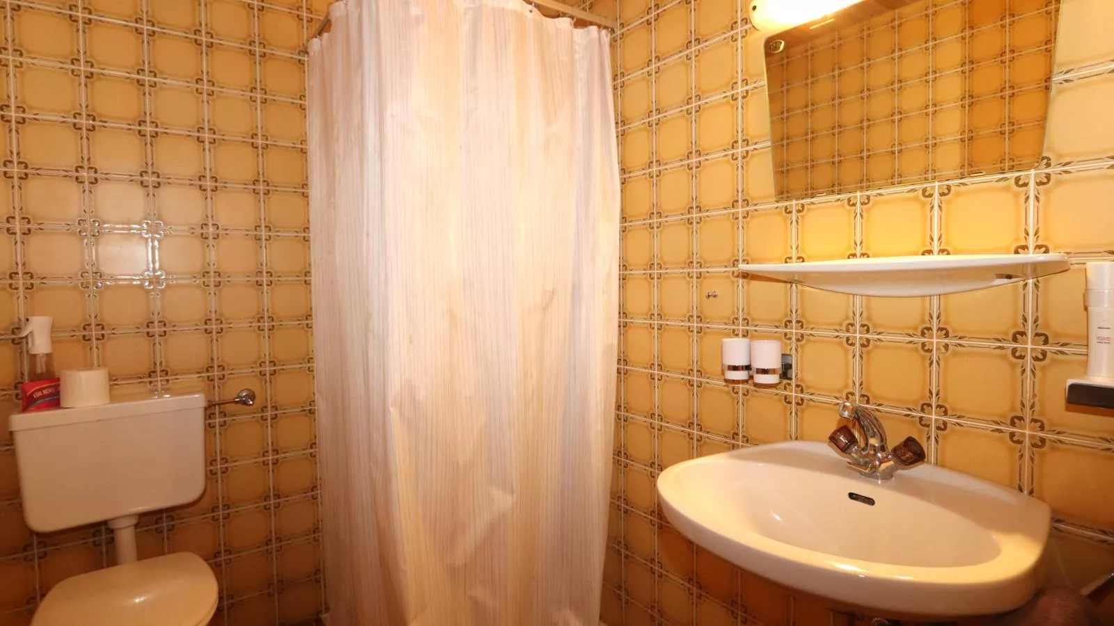Anderla 2-Bathroom