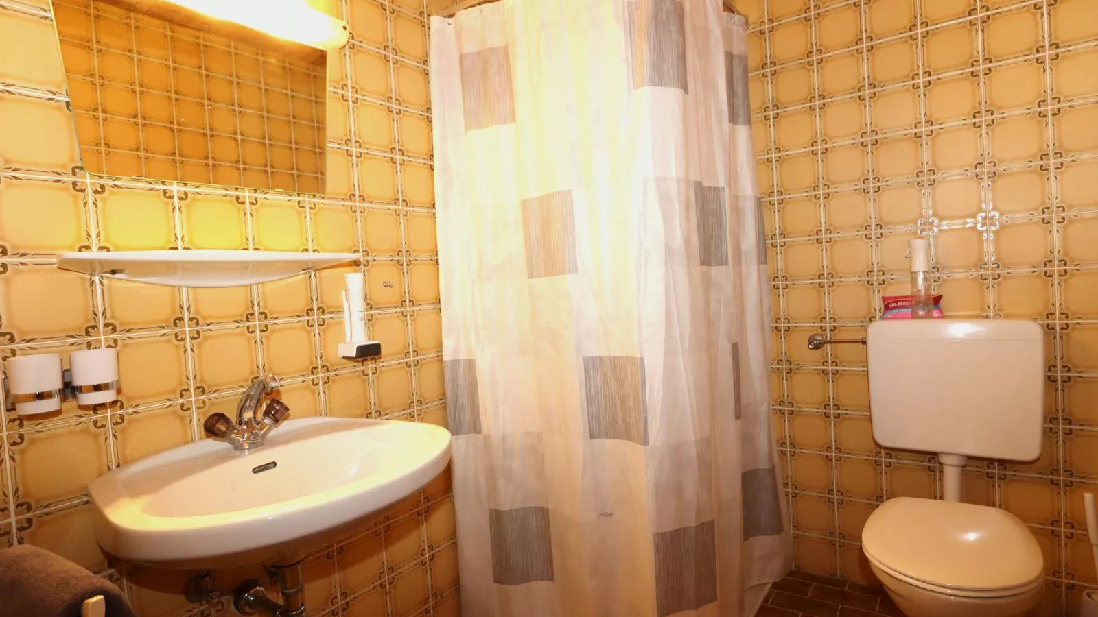 Anderla 2-Bathroom