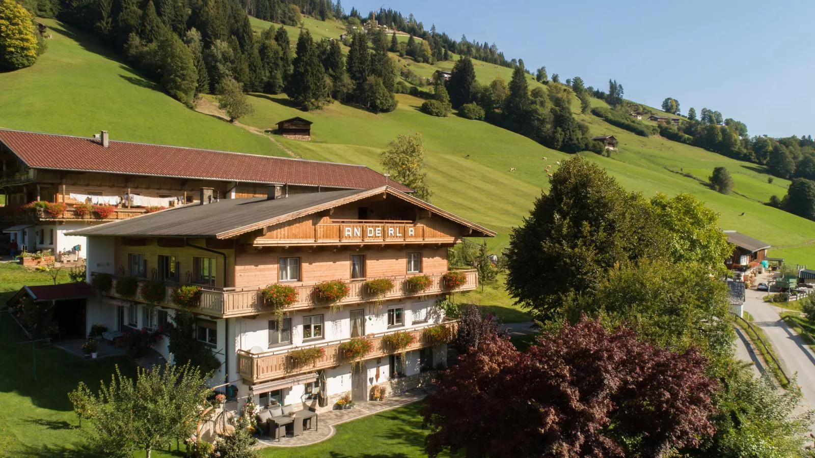 Anderla 2-Exterior summer
