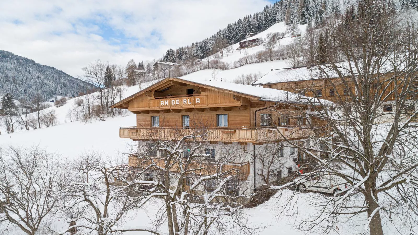 Anderla 2-Exterior winter