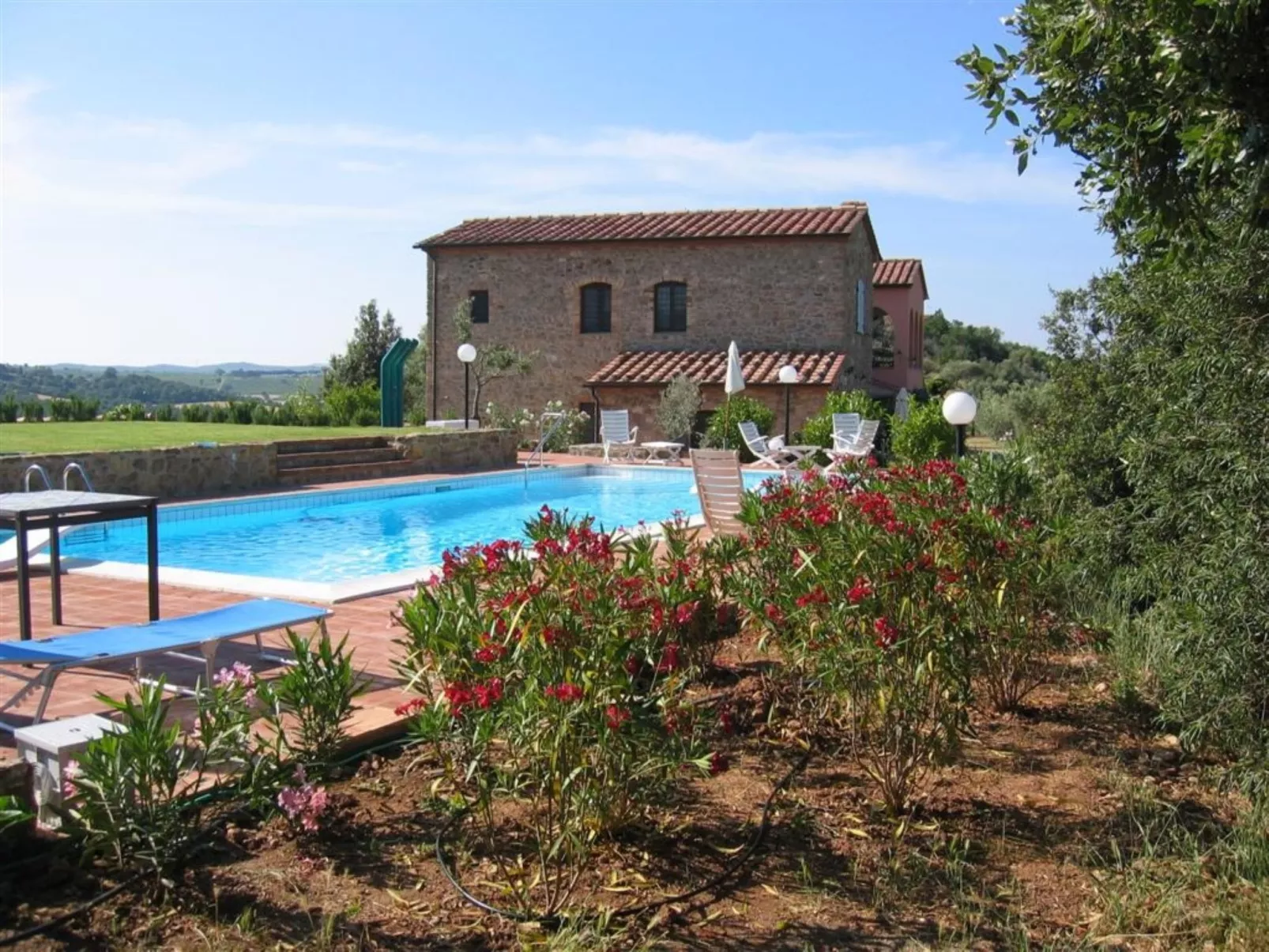 Villa Marsiliana-Outside
