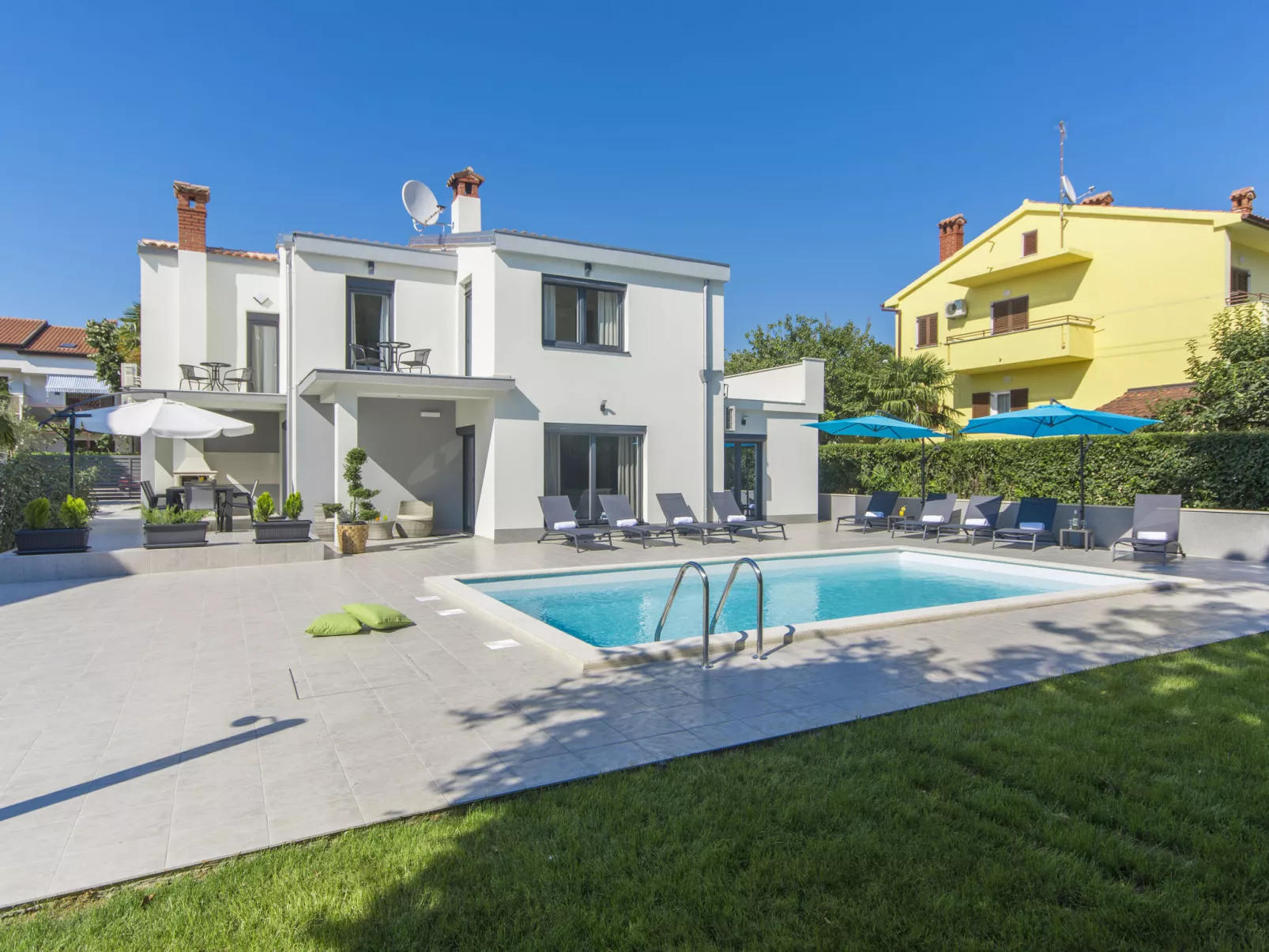 Villa Romina-Draußen