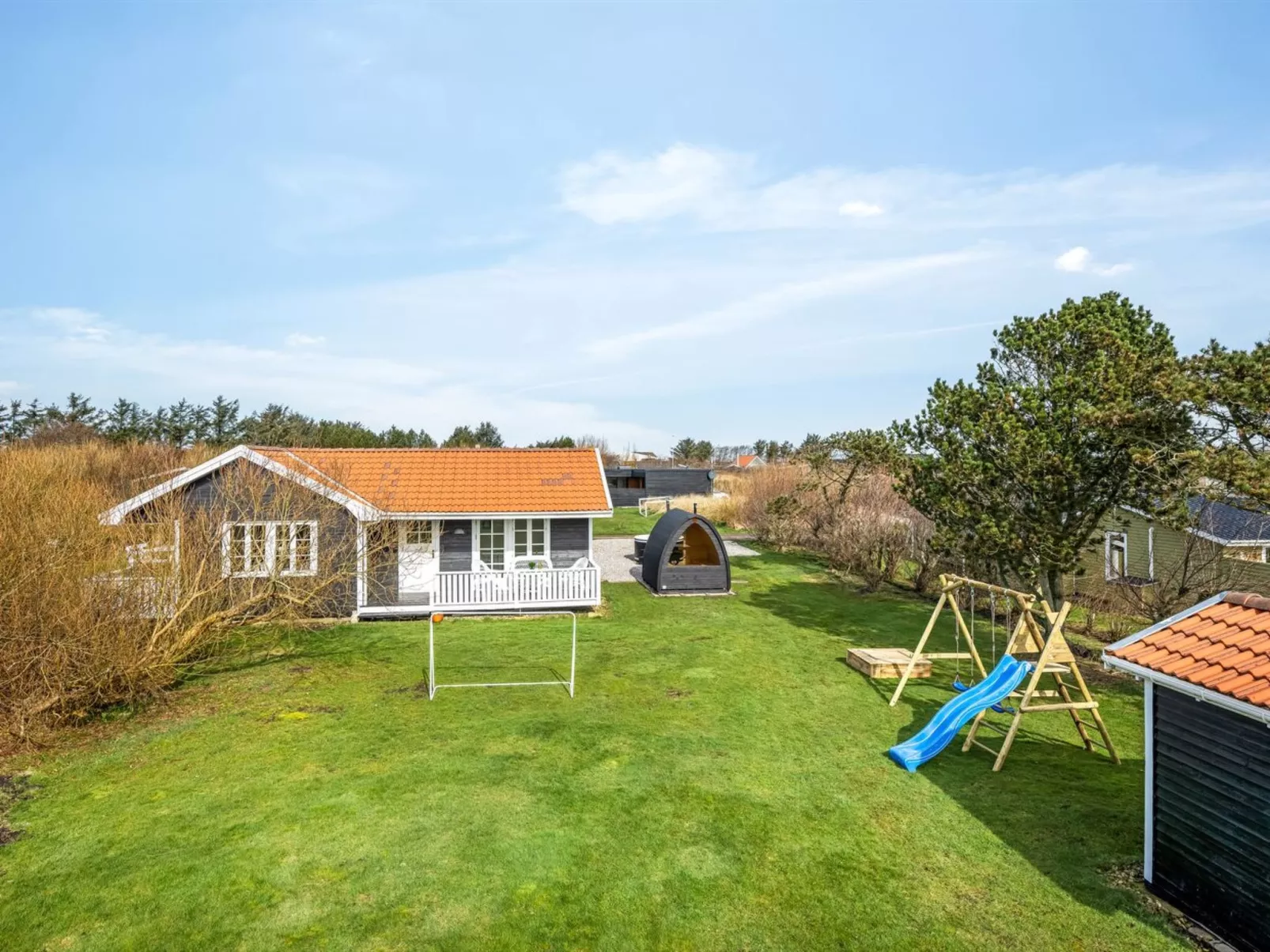 "Torhild" - 700m from the sea-Drinnen