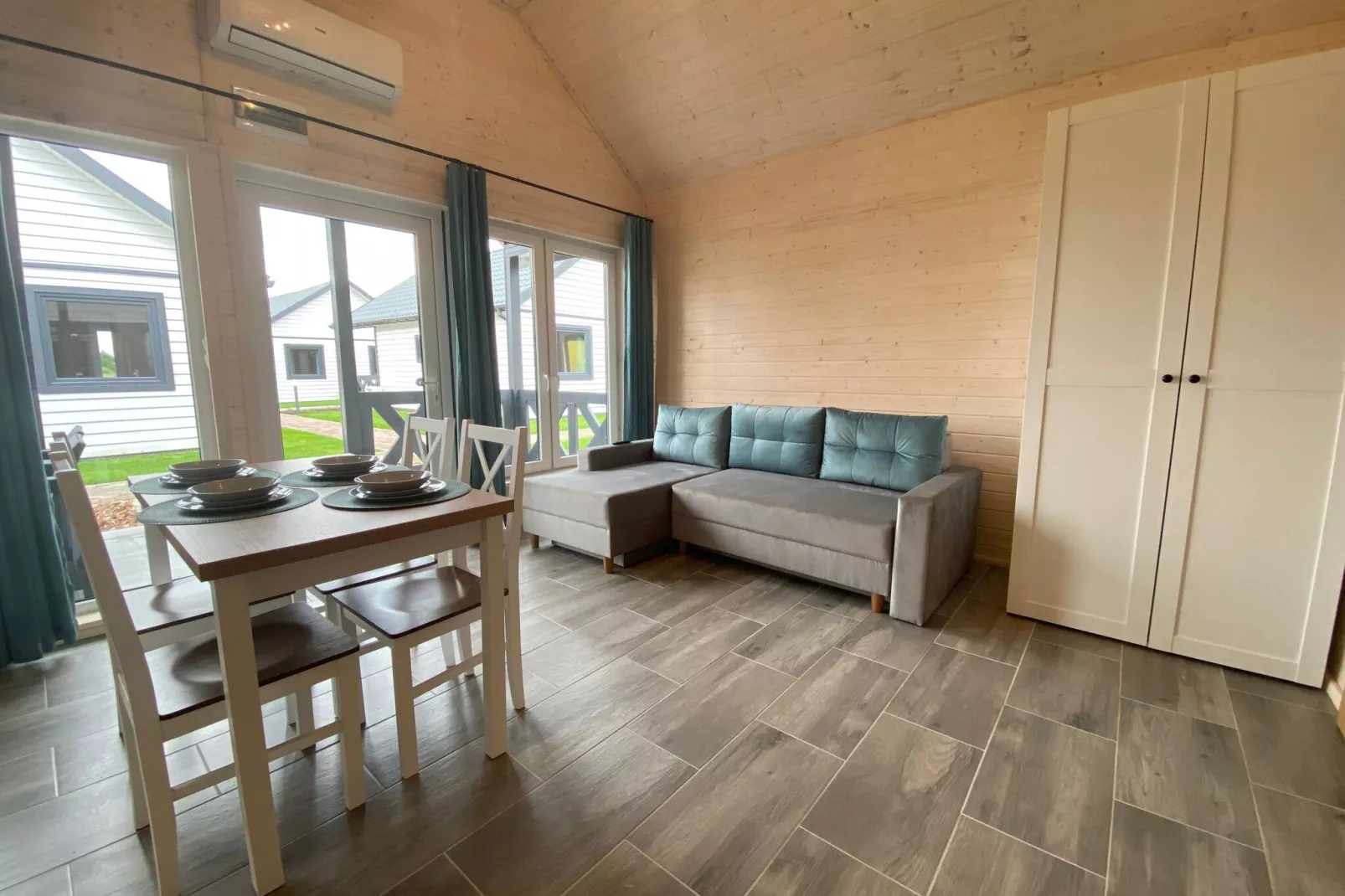Parterowe domki letniskowe dla 4 osób Jarosławiec-Living room