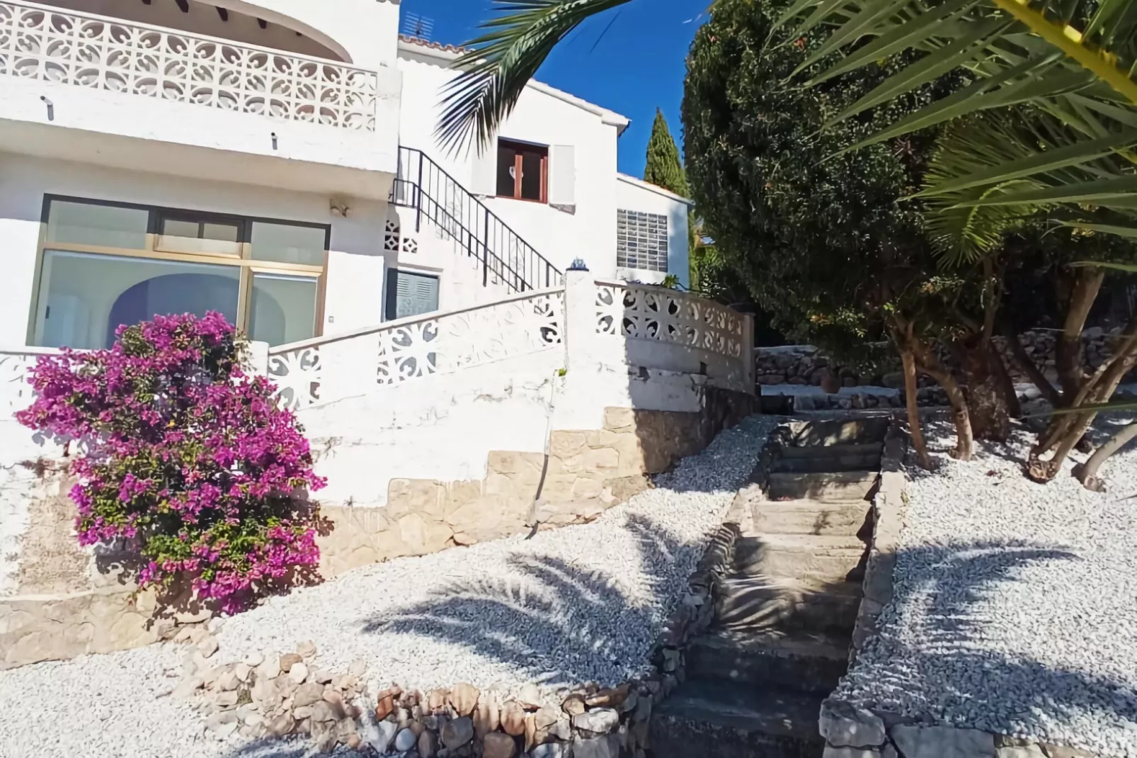La Serella-Exterior summer
