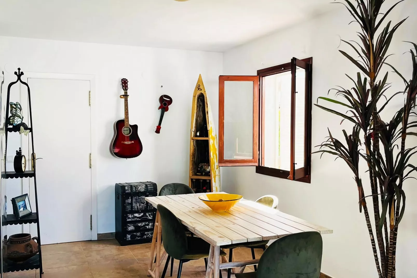 La Serella-Dining room