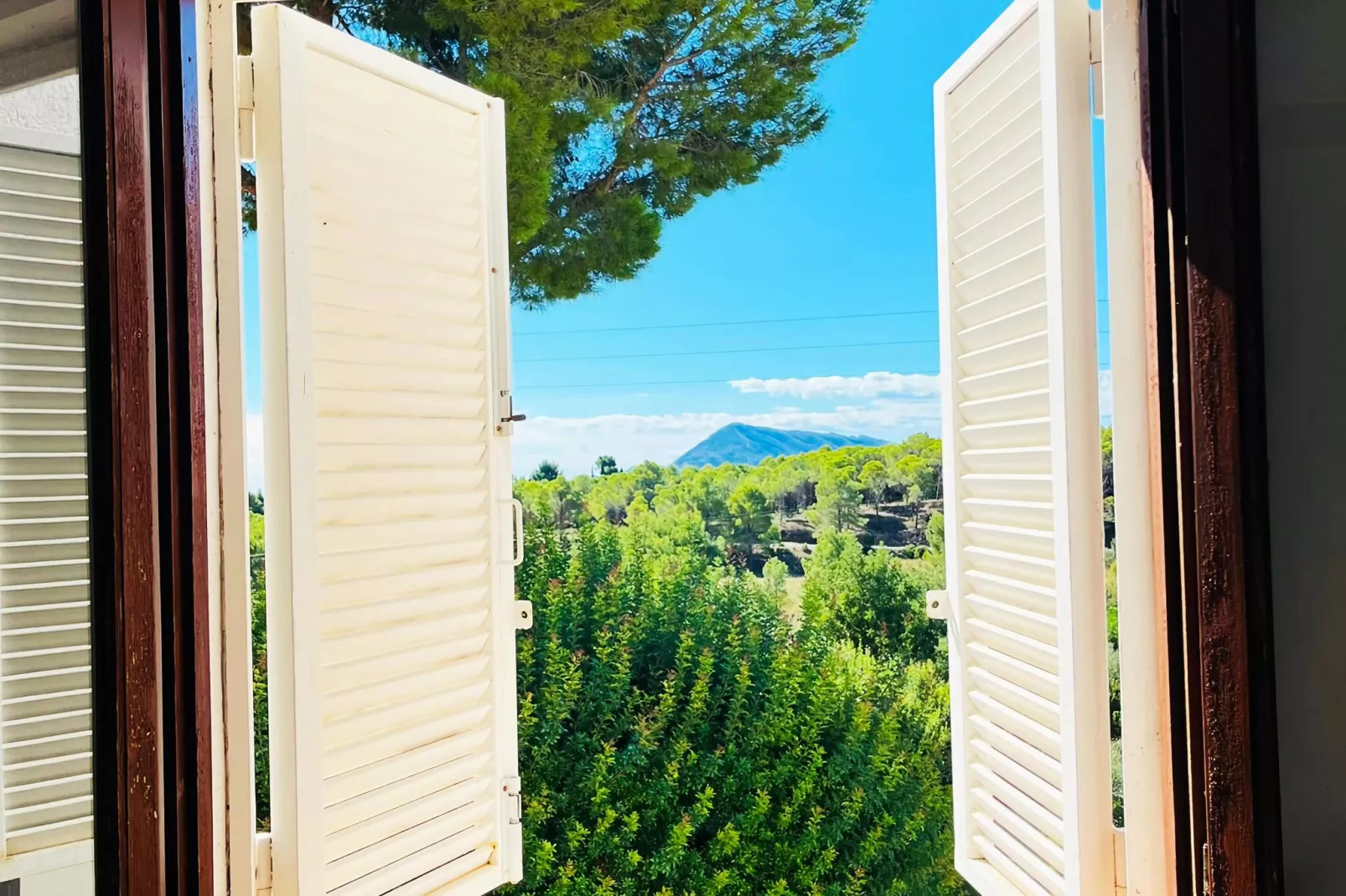 La Serella-View summer