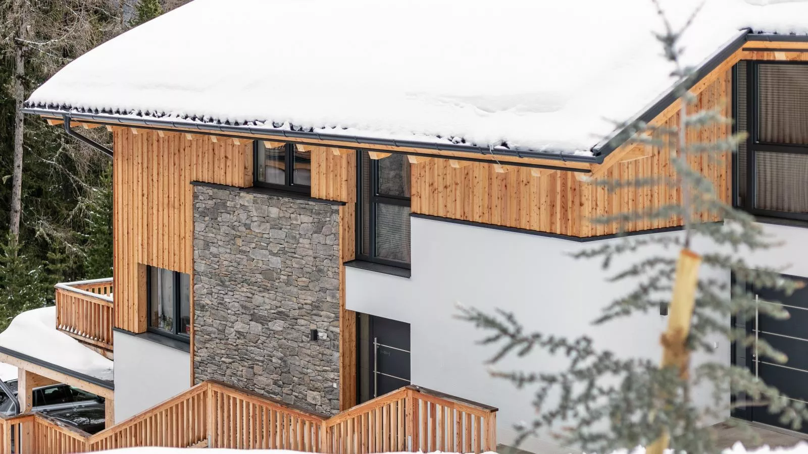 Wanderlust Mountain Chalet-Exterior winter