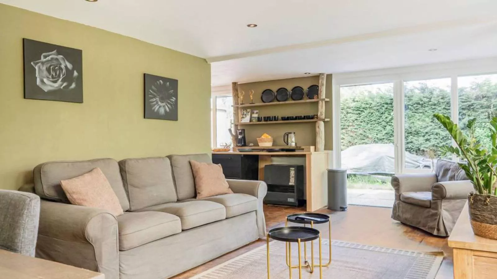 Sonnig Bungalow-Living room