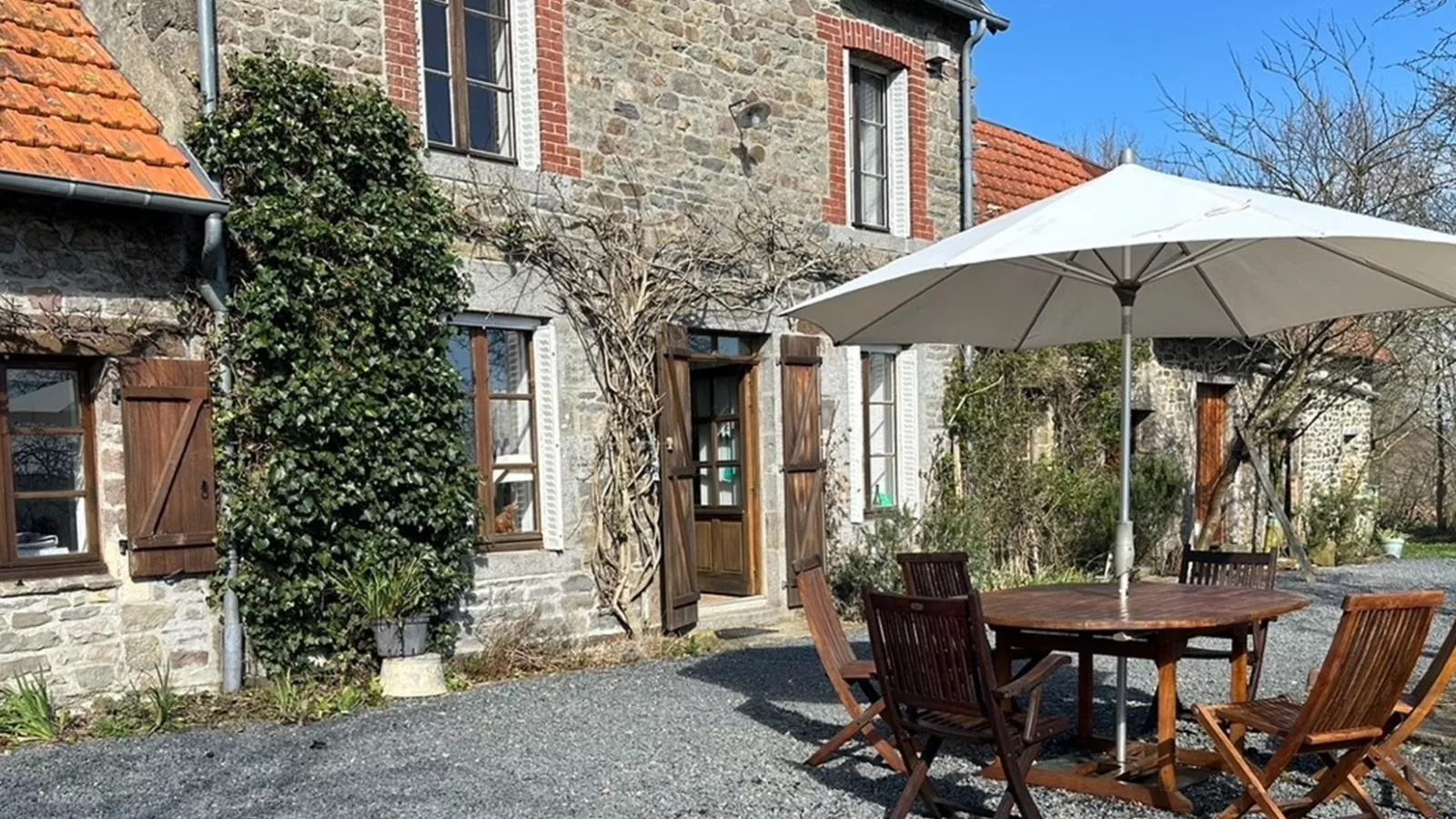 Gite Le Chevalier-Exterior summer