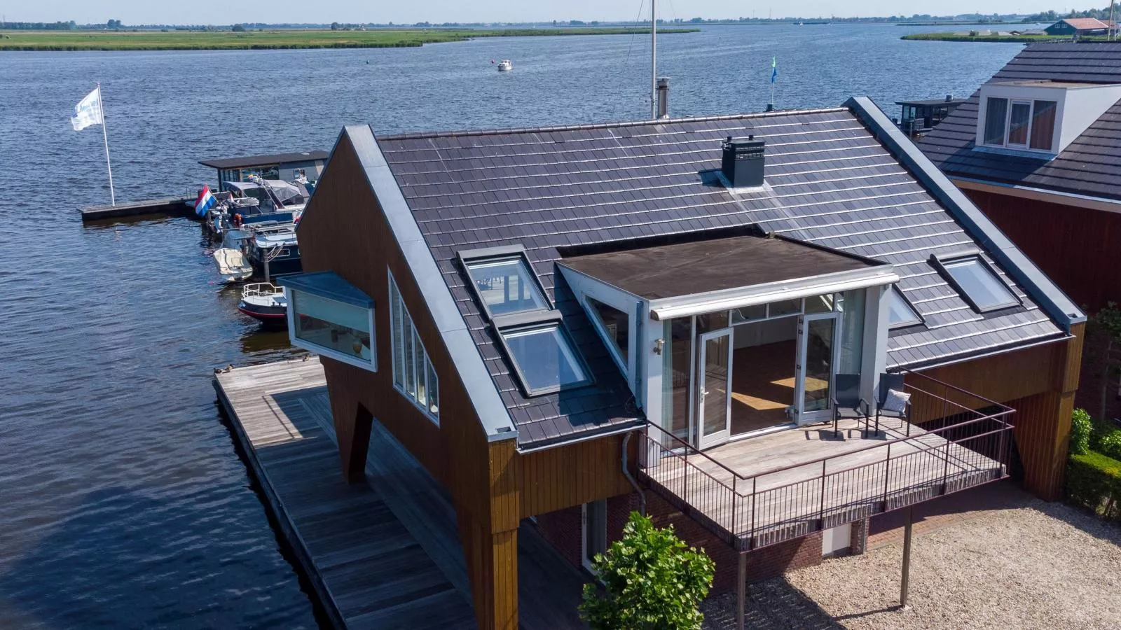 Penthouse-Exterior summer