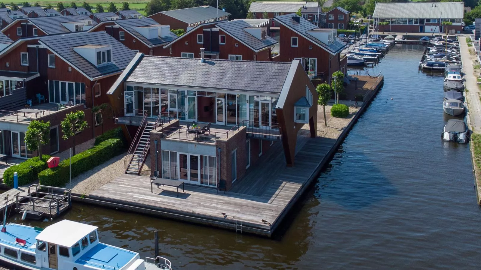 Penthouse-Exterior summer